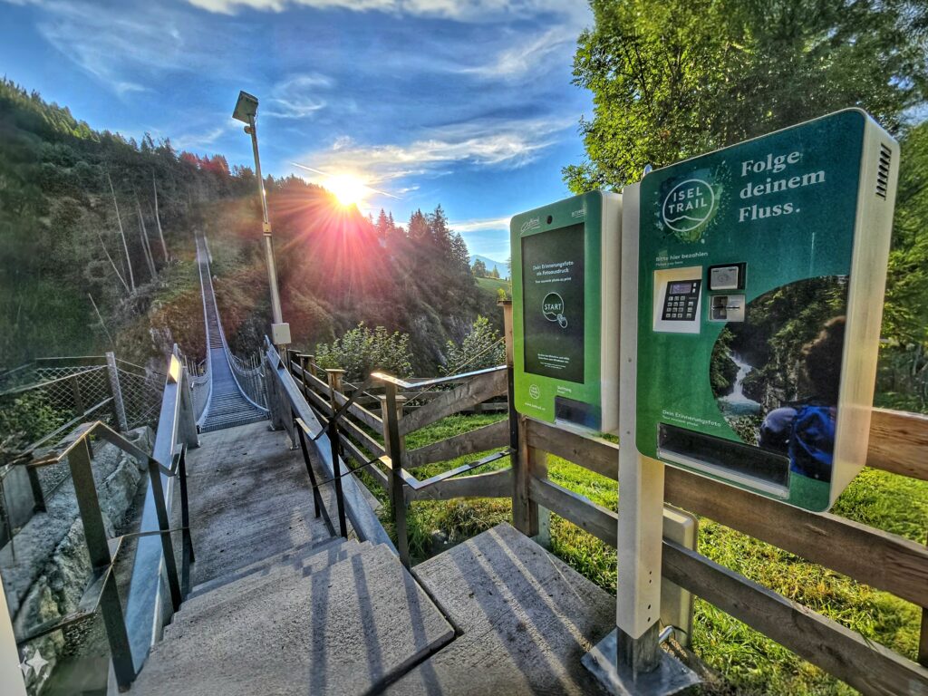 Photopoint und Photoprint Terminal bei der Hängebrücke Iselschlucht